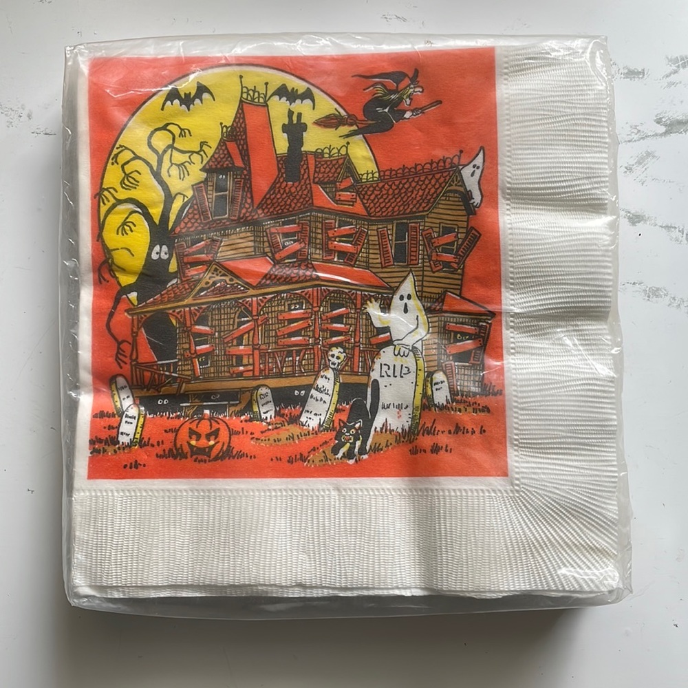 Vintage Halloween Napkins - Haunted house and ghosts!